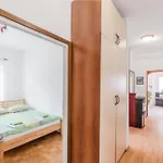 Stella With Two Bedrooms & Free Parking Spot דירה בובק