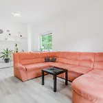 Stella With Two Bedrooms & Free Parking Spot * בובק
