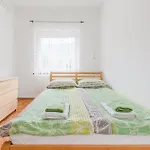 Stella With Two Bedrooms & Free Parking Spot בובק