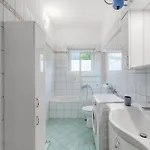 Stella With Two Bedrooms & Free Parking Spot דירה