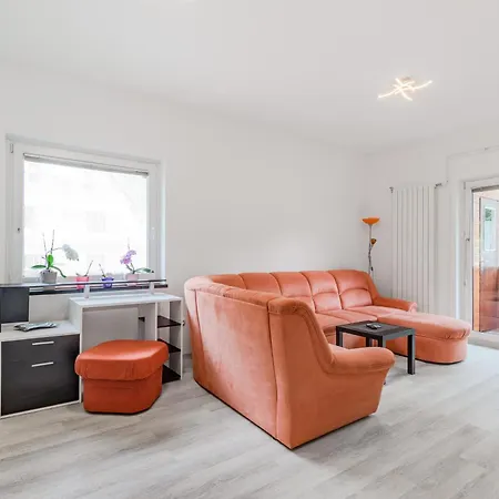 Stella With Two Bedrooms & Free Parking Spot *