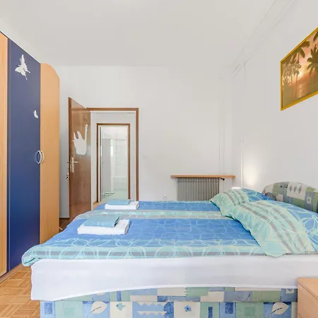 Stella With Two Bedrooms & Free Parking Spot Daire Bovec