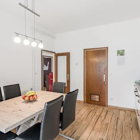 Daire Stella With Two Bedrooms & Free Parking Spot