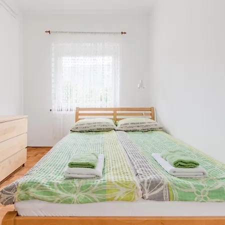 Stella With Two Bedrooms & Free Parking Spot Bovec