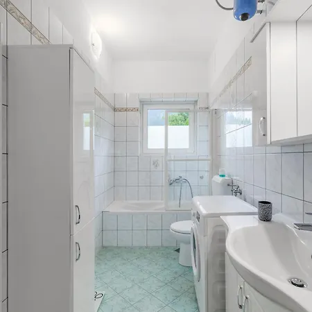 Stella With Two Bedrooms & Free Parking Spot Daire