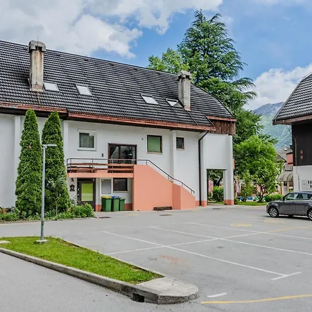 Stella With Two Bedrooms & Free Parking Spot Daire *