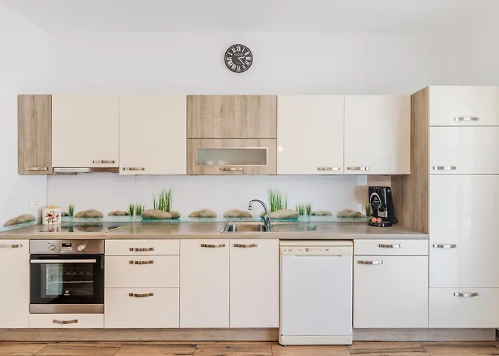 Stella With Two Bedrooms & Free Parking Spot Appartement *