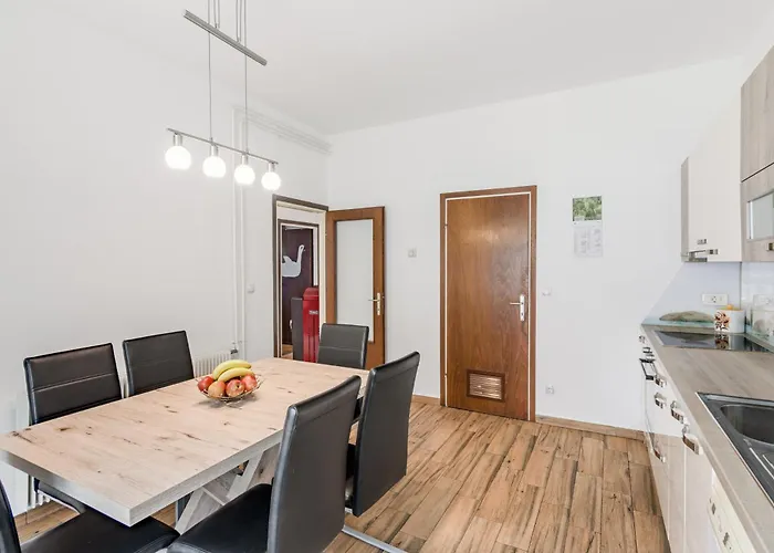 Appartamento Stella With Two Bedrooms & Free Parking Spot