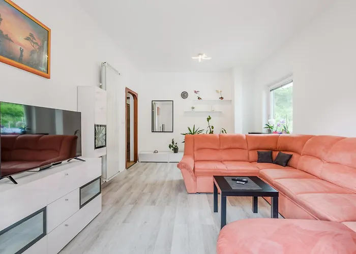 Stella With Two Bedrooms & Free Parking Spot *