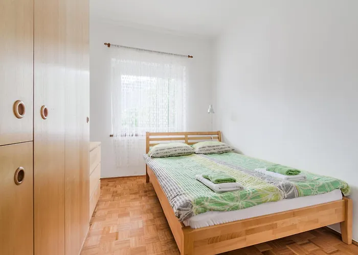 Appartamento Stella With Two Bedrooms & Free Parking Spot *