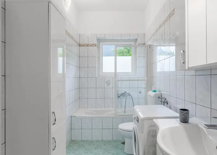 Stella With Two Bedrooms & Free Parking Spot Appartement